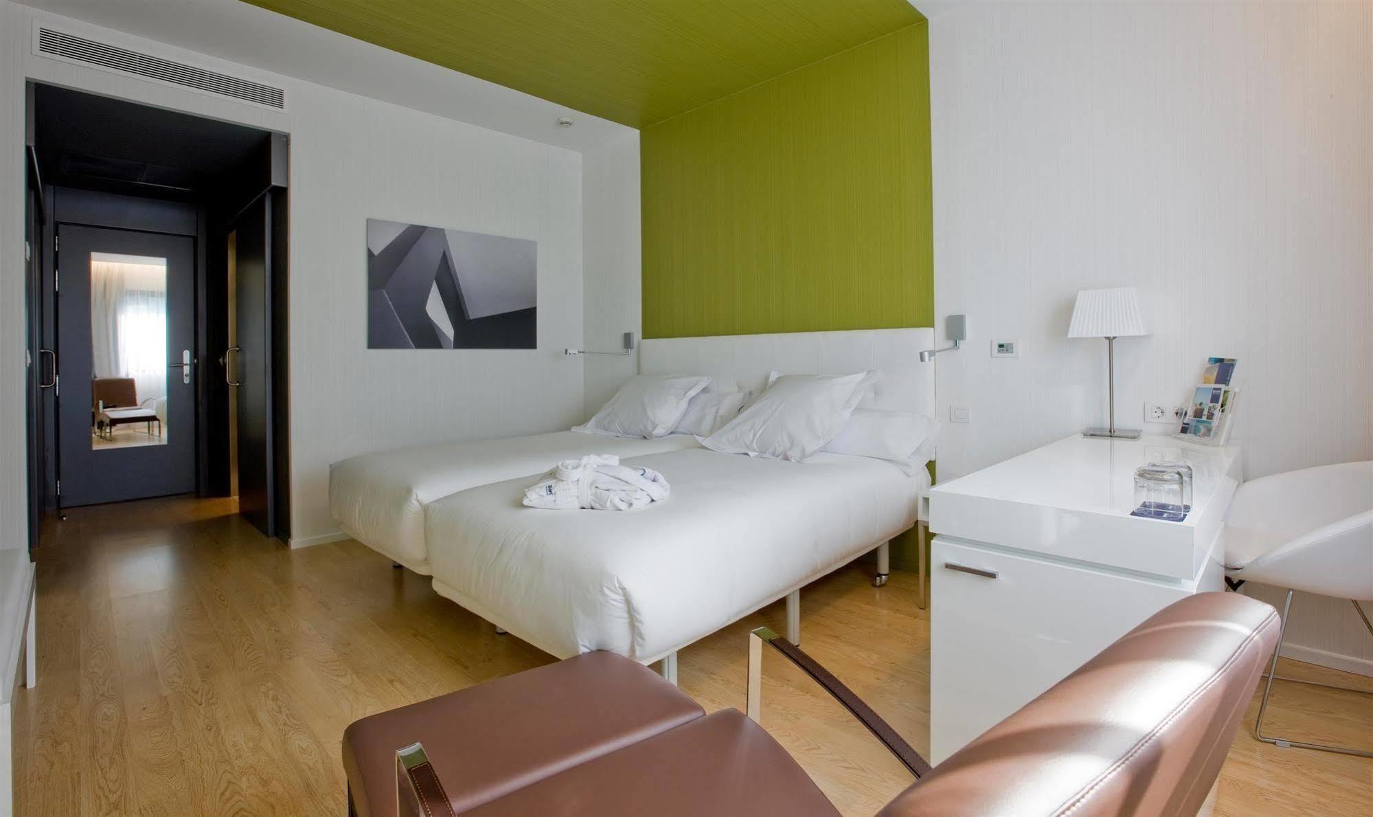 Hotel Zentral Castellana Norte Madrid Room photo